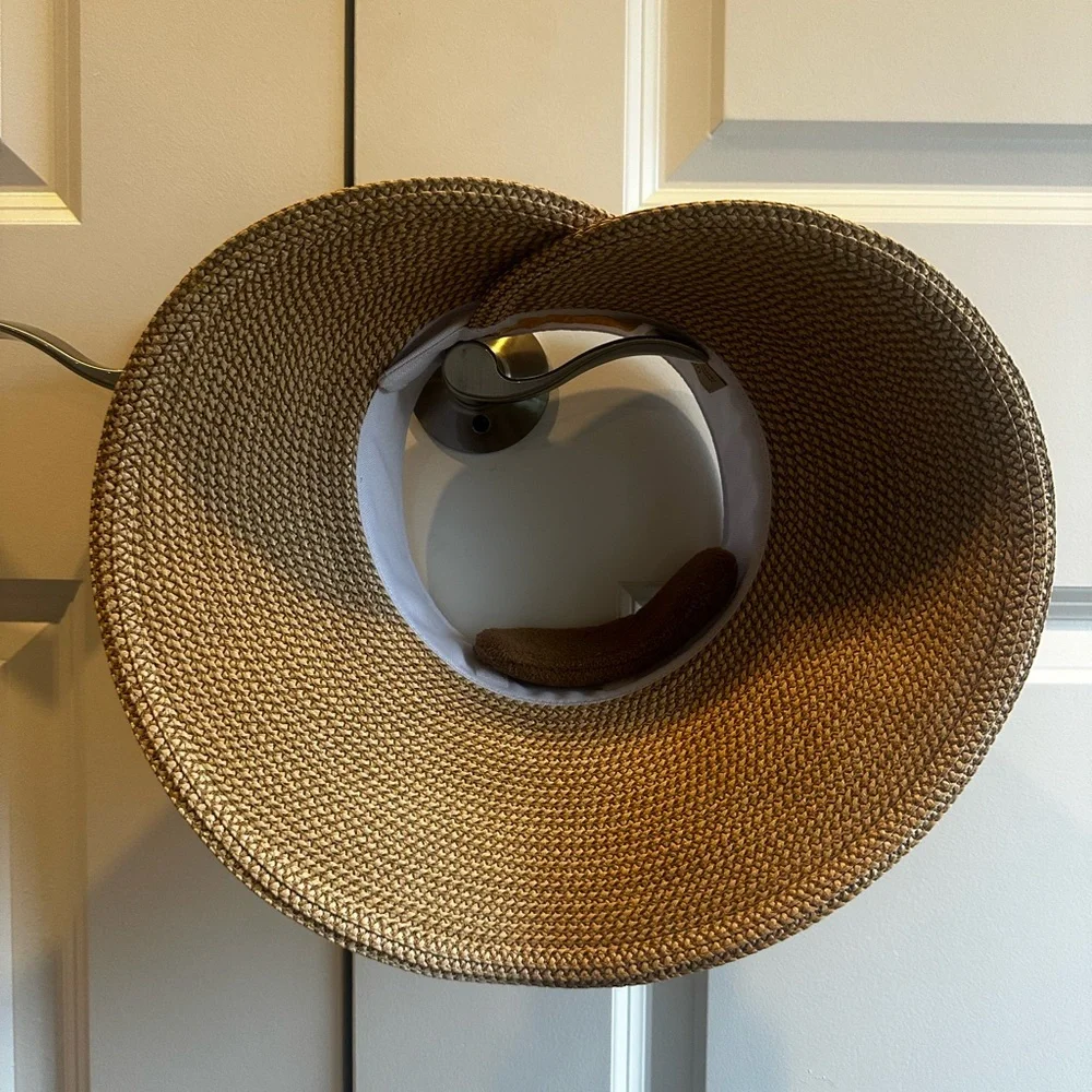 Eric Javits Squishee Halo Sun Visor- peanut/white - Picture 6 of 16